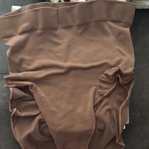 Brown thongs skims